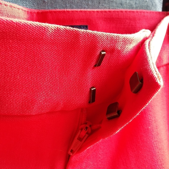 Old Navy Women's Size 6 Coral Shorts - Picture 4 of 6